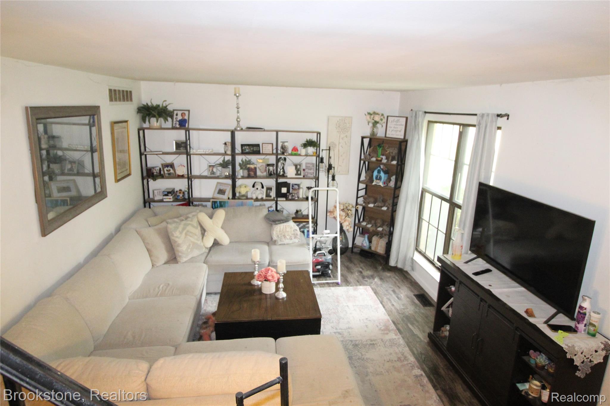 48632 Sugarbush Road, Unit 6 New Baltimore, MI 48047 - Photo 14 of 28 Additional content