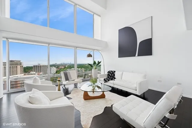 $1,899,995 | 1720 Maple Avenue, Unit 2710, Evanston, IL 60201