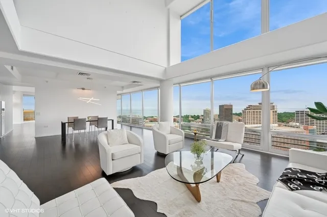 $1,899,995 | 1720 Maple Avenue, Unit 2710, Evanston, IL 60201