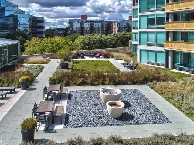 $1,899,995 | 1720 Maple Avenue, Unit 2710, Evanston, IL 60201