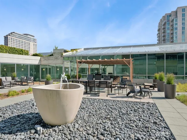 $1,899,995 | 1720 Maple Avenue, Unit 2710, Evanston, IL 60201