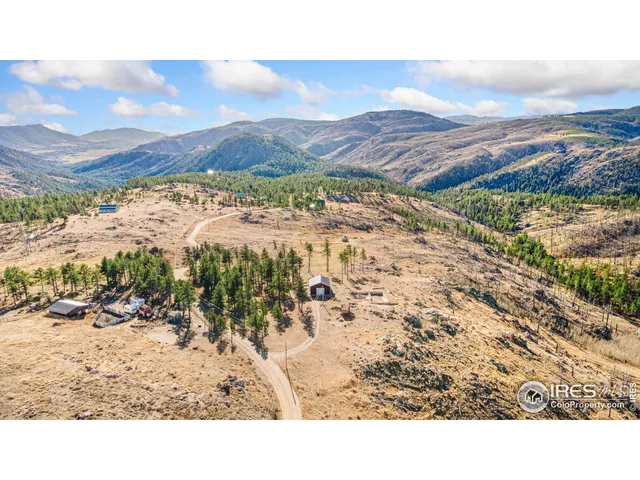 a view of an outdoor space