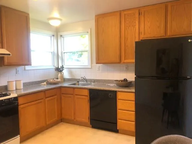 $1,199,000 | 1709 Dolan Avenue, San Mateo, CA 94401