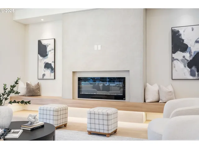 $1,100,000 | 12309 Northeast 66th Avenue, Vancouver, WA 98686