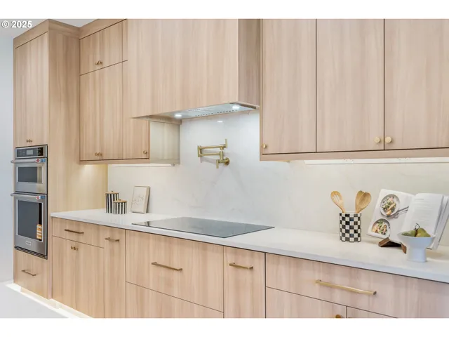 $1,100,000 | 12309 Northeast 66th Avenue, Vancouver, WA 98686