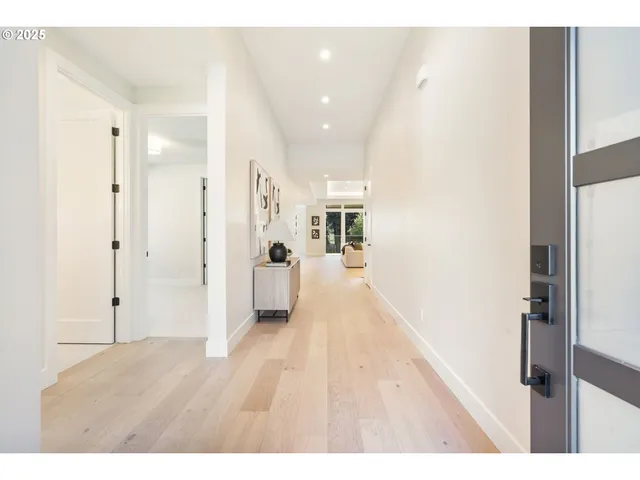 $1,100,000 | 12309 Northeast 66th Avenue, Vancouver, WA 98686