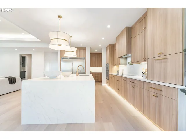 $1,100,000 | 12309 Northeast 66th Avenue, Vancouver, WA 98686