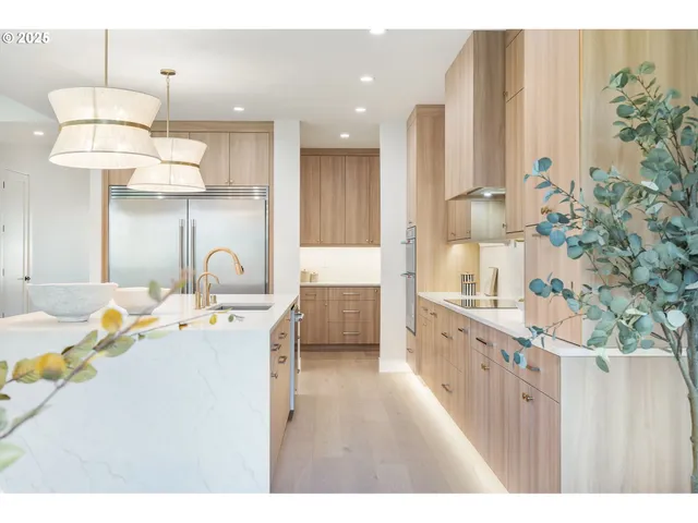 $1,100,000 | 12309 Northeast 66th Avenue, Vancouver, WA 98686