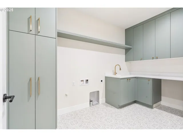 $1,100,000 | 12309 Northeast 66th Avenue, Vancouver, WA 98686