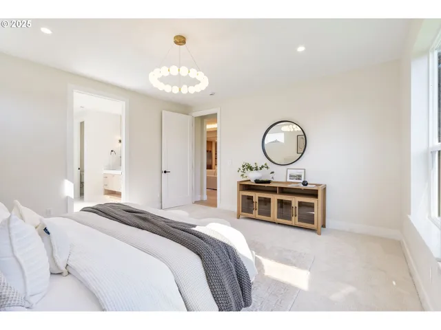 $1,100,000 | 12309 Northeast 66th Avenue, Vancouver, WA 98686