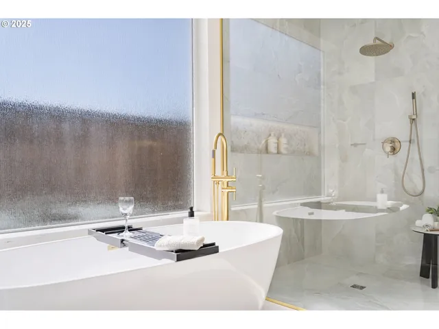 $1,100,000 | 12309 Northeast 66th Avenue, Vancouver, WA 98686