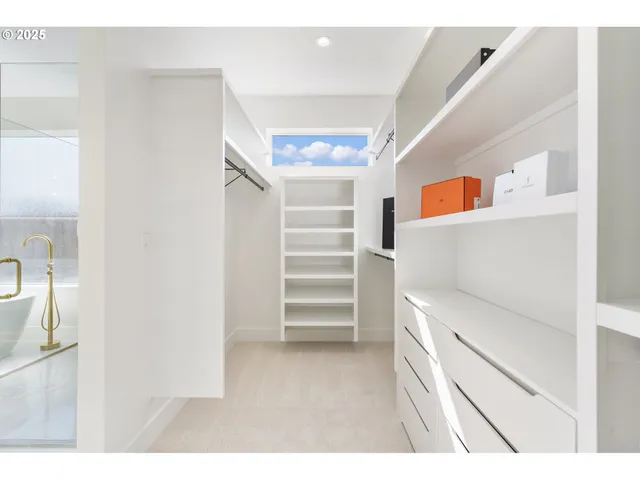 $1,100,000 | 12309 Northeast 66th Avenue, Vancouver, WA 98686