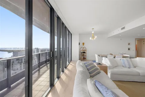 $3,245,000 | 1000 Brickell Plaza, Unit PH5403, Miami, FL 33131