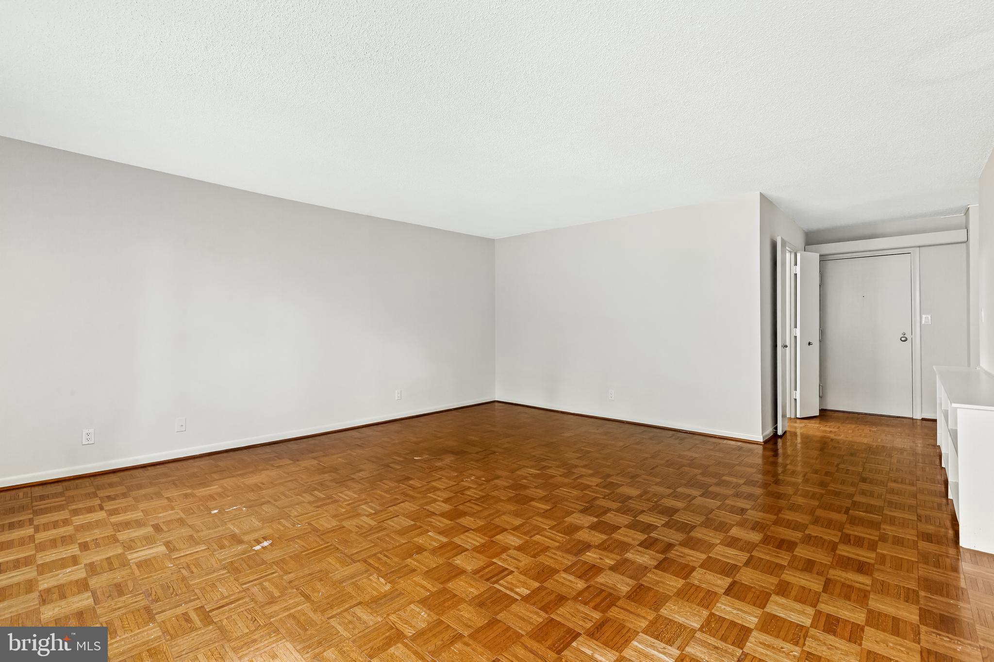 111 Hamlet Hill Road, Unit 405 Baltimore, MD 21210 - Photo 3 of 20