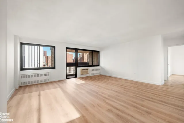 $895,000 | 333 Pearl Street, Unit 8L | Financial District