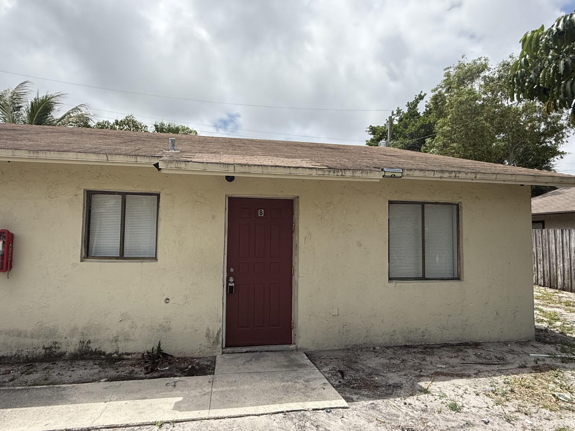 3525 Avenue J, Unit B Riviera Beach, FL 33404 - Photo 10 of 10 Exterior