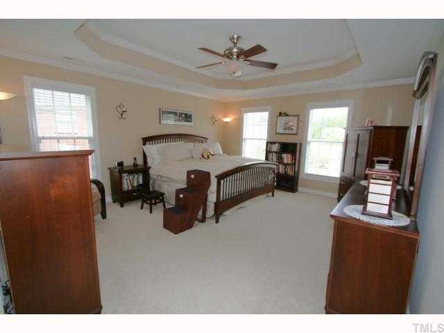 4024 Fenn Brook Lane Raleigh, NC 27613 - Photo 8 of 12 Gallery Image 8