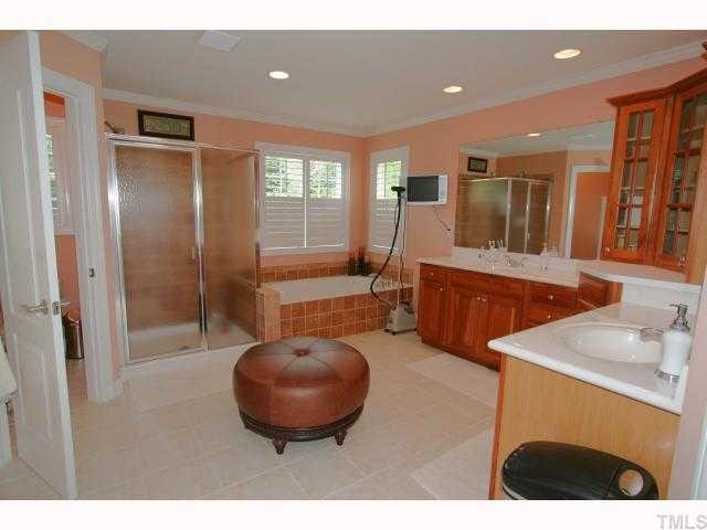 4024 Fenn Brook Lane Raleigh, NC 27613 - Photo 9 of 12 Gallery Image 9