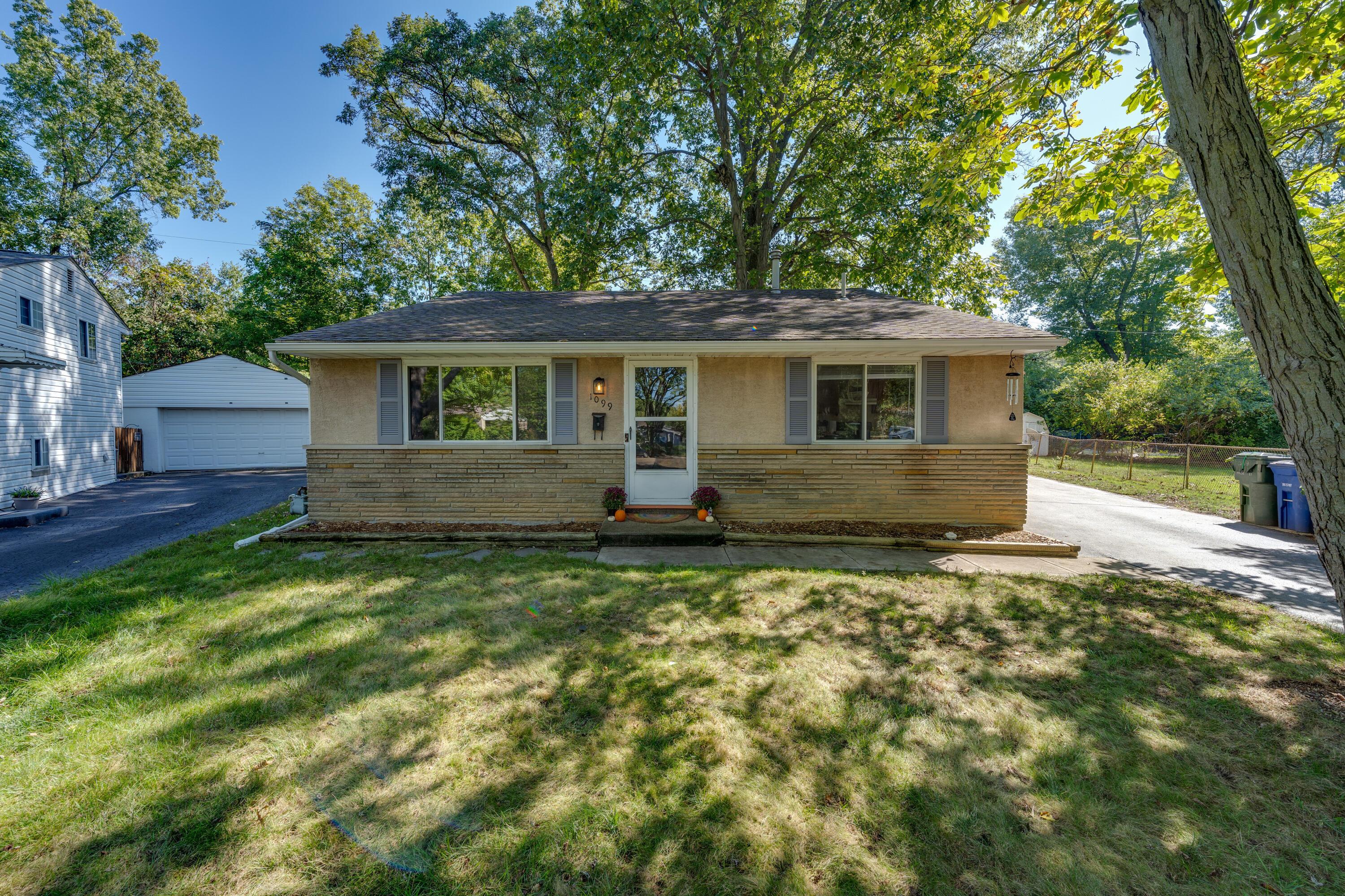1099 Roche Court Columbus, OH 43229 - Photo 4 of 24 Front Yard 2