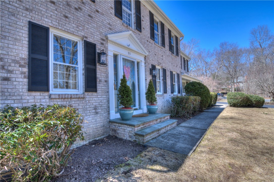 35 Signal Ridge Way East Greenwich, RI 02818 - Photo 4 of 40 Gallery Image 4
