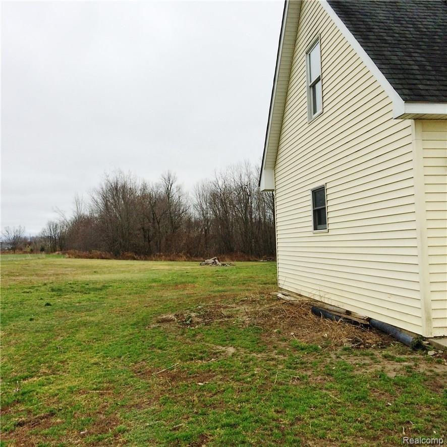 9877 Grant Road Fowlerville, MI 48836 - Photo 18 of 21 Photo Dec 15, 11 19 28 AM.jpg