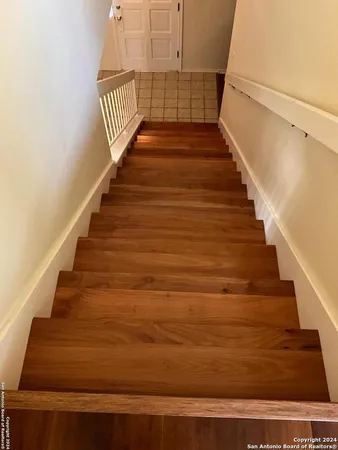 $2,150 | 129 Splitrock Lane, Universal City, TX 78148