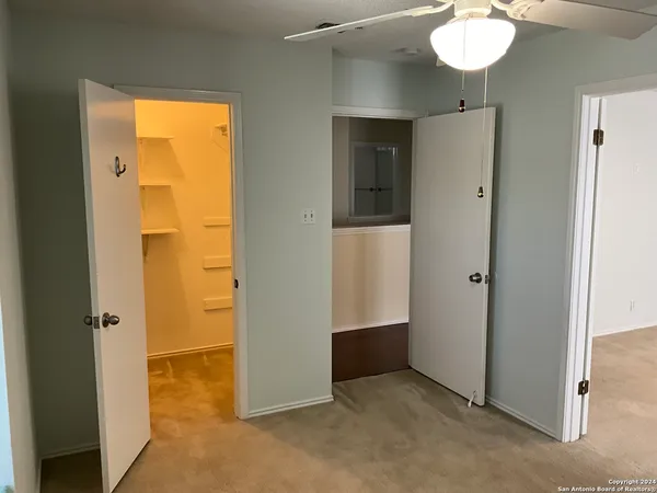 $2,150 | 129 Splitrock Lane, Universal City, TX 78148