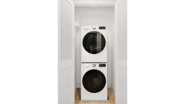 $4,650 | 321 East 48th Street, Unit 11H | Midtown East