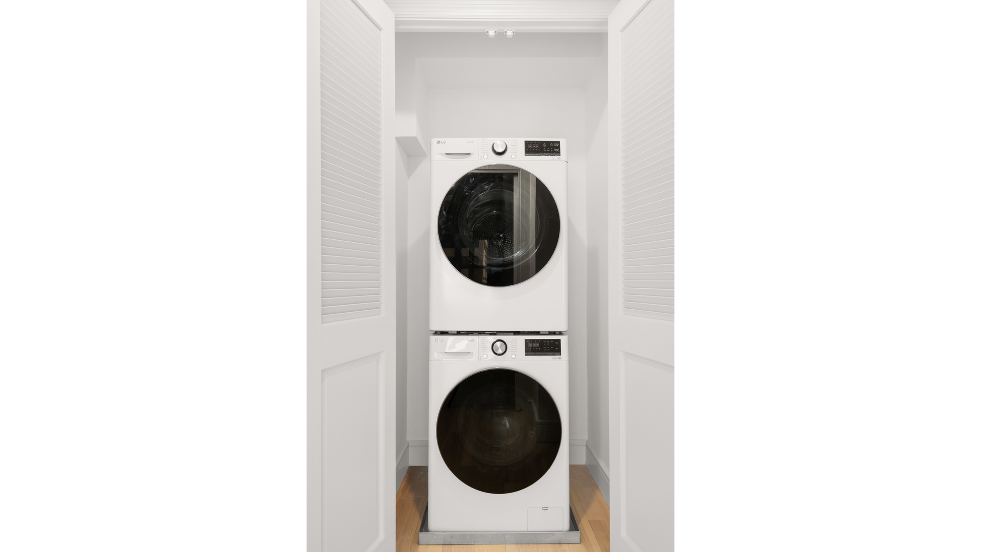 321 East 48th Street, Unit 11H Manhattan, NY 10017 - Photo 4 of 9