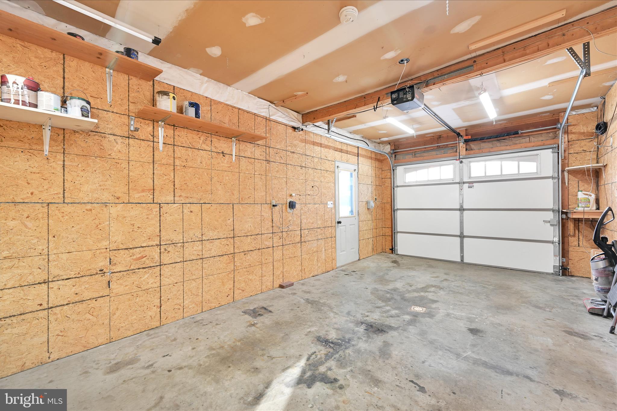 1568 North Reading Road Stevens, PA 17578 - Photo 28 of 38 Garage