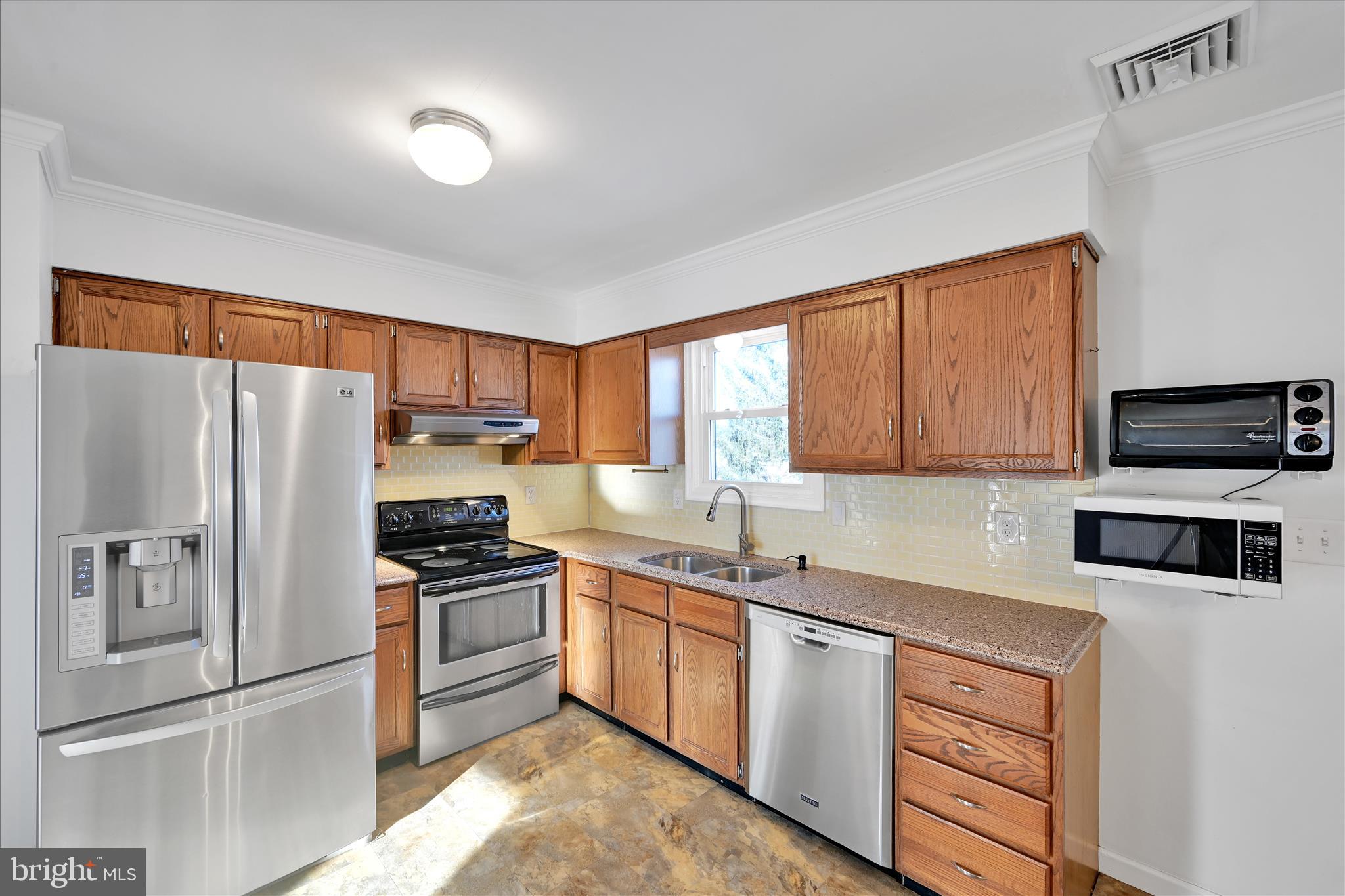 1568 North Reading Road Stevens, PA 17578 - Photo 7 of 38 Kitchen