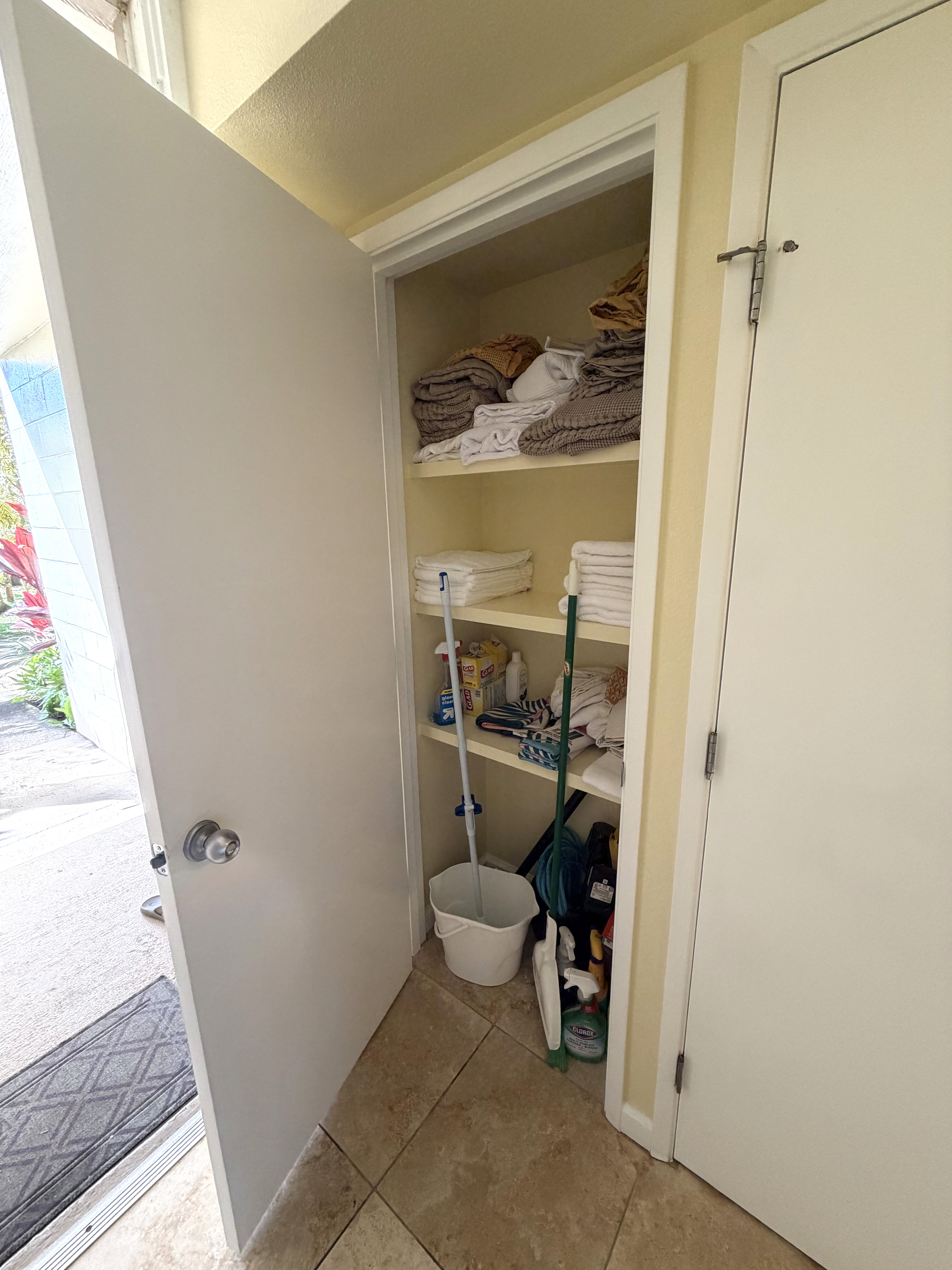 440 Aleka Place, Unit 156 Kapaa, HI 96746 - Photo 23 of 27 a bathroom with a toilet and a shower