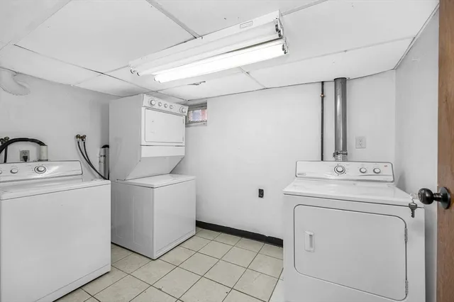 $2,500 | 220 Concord Street, Unit 2, Lowell, MA 01852