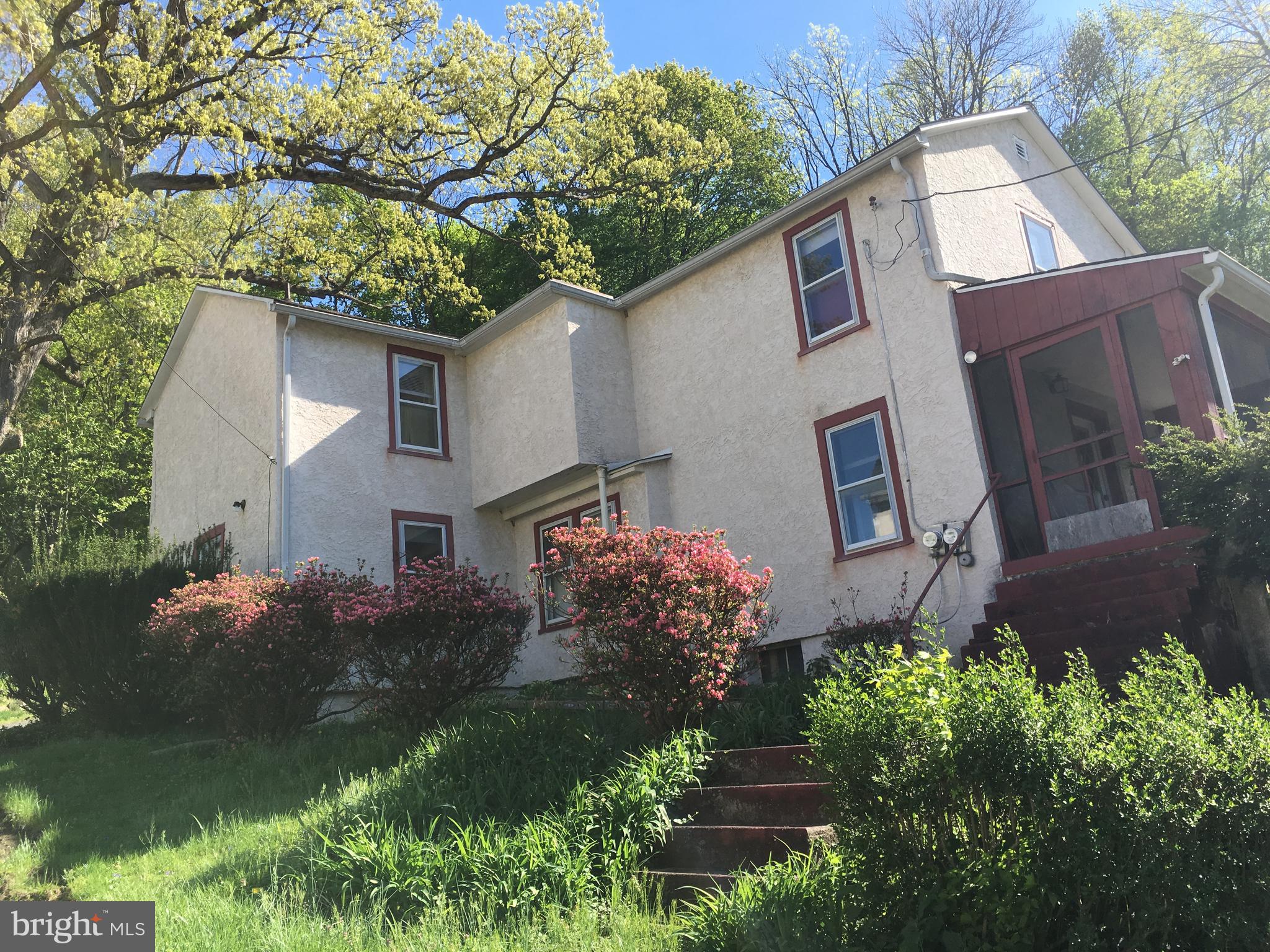655 A Mount Road Aston, PA 19014 - Photo 2 of 10 Side View of the house