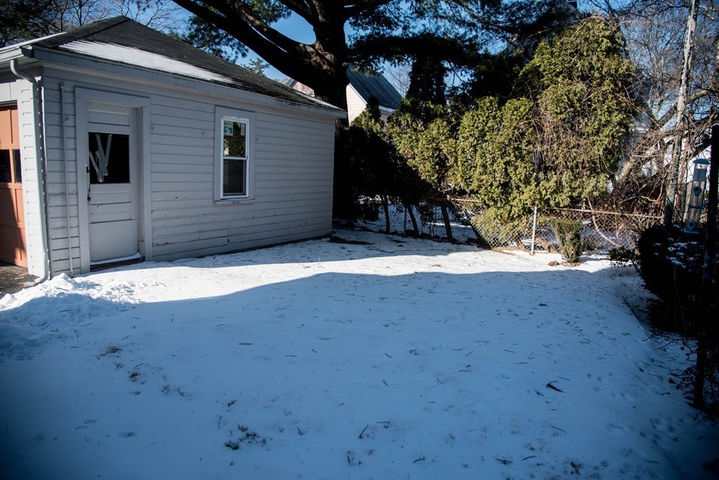 86 Paradise Road Swampscott, MA 01907 - Photo 4 of 30 Gallery Image 4