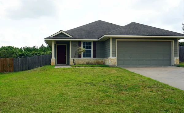 $1,975 | 1810 Stephanie Street, Brenham, TX 77833