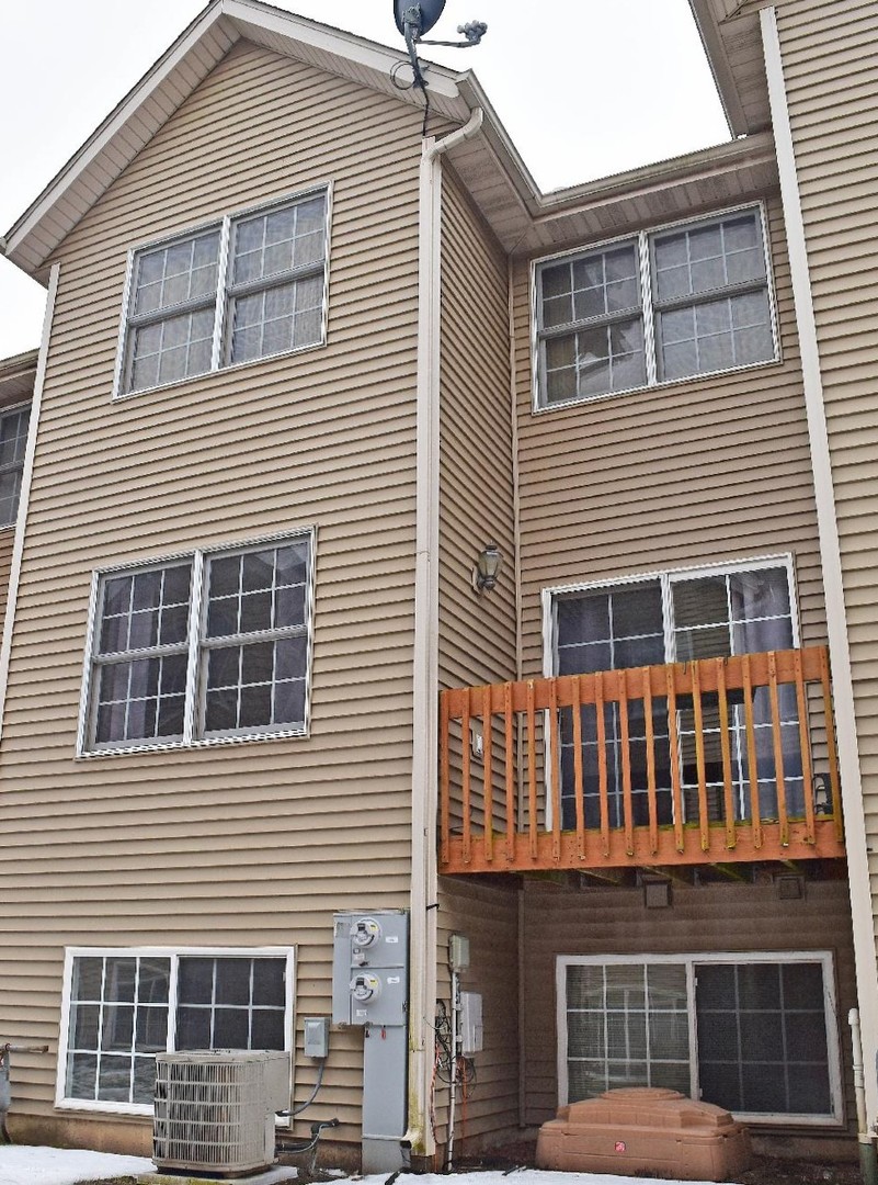 626 South Peace Road Sycamore, IL 60178 - Photo 24 of 24 a front view of a house