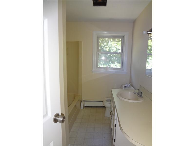 16 Cluff Road North Yarmouth, ME 04097 - Photo 8 of 20 Bathroom.