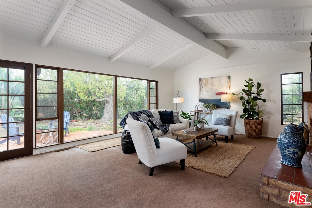 18 Northridge Road Santa Barbara, CA 93105 - Photo 2 of 13 Gallery Image 2
