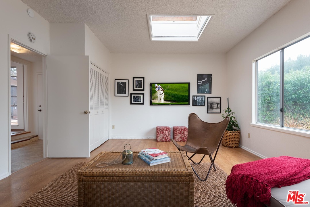 18 Northridge Road Santa Barbara, CA 93105 - Photo 9 of 13 Gallery Image 9