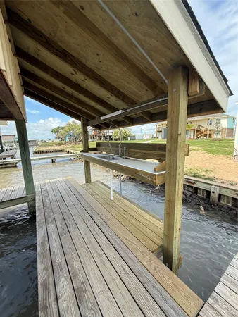 $300 | 938 County Road 616, Sargent, TX 77414