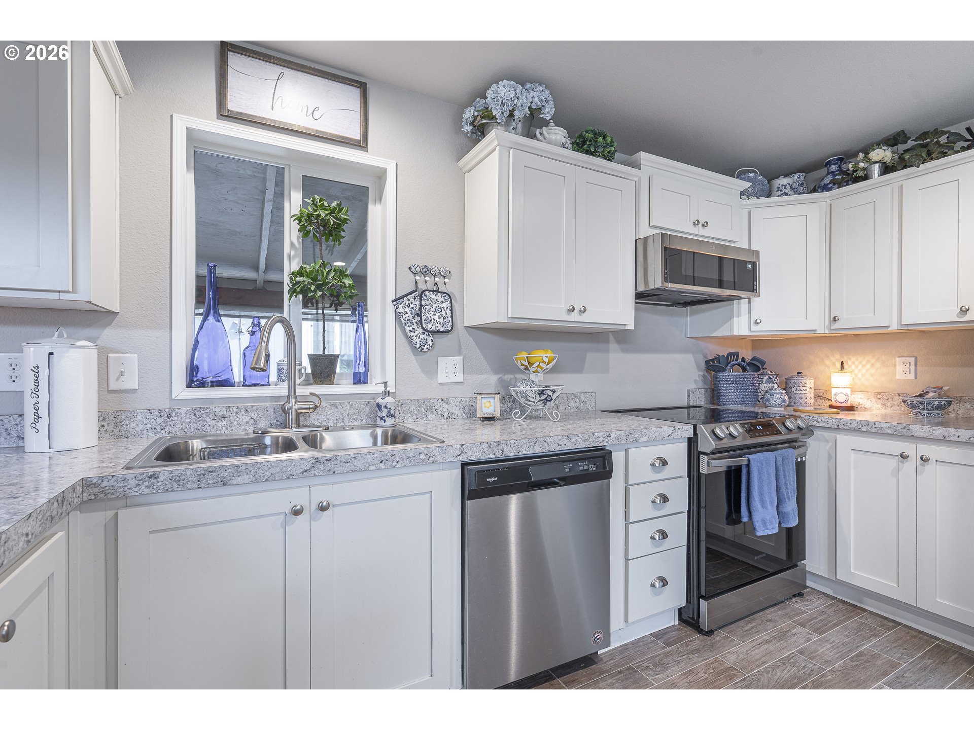 515 Southeast Sheridan Road, Unit 13 Sheridan, OR 97378 - Photo 13 of 35 Kitchen
