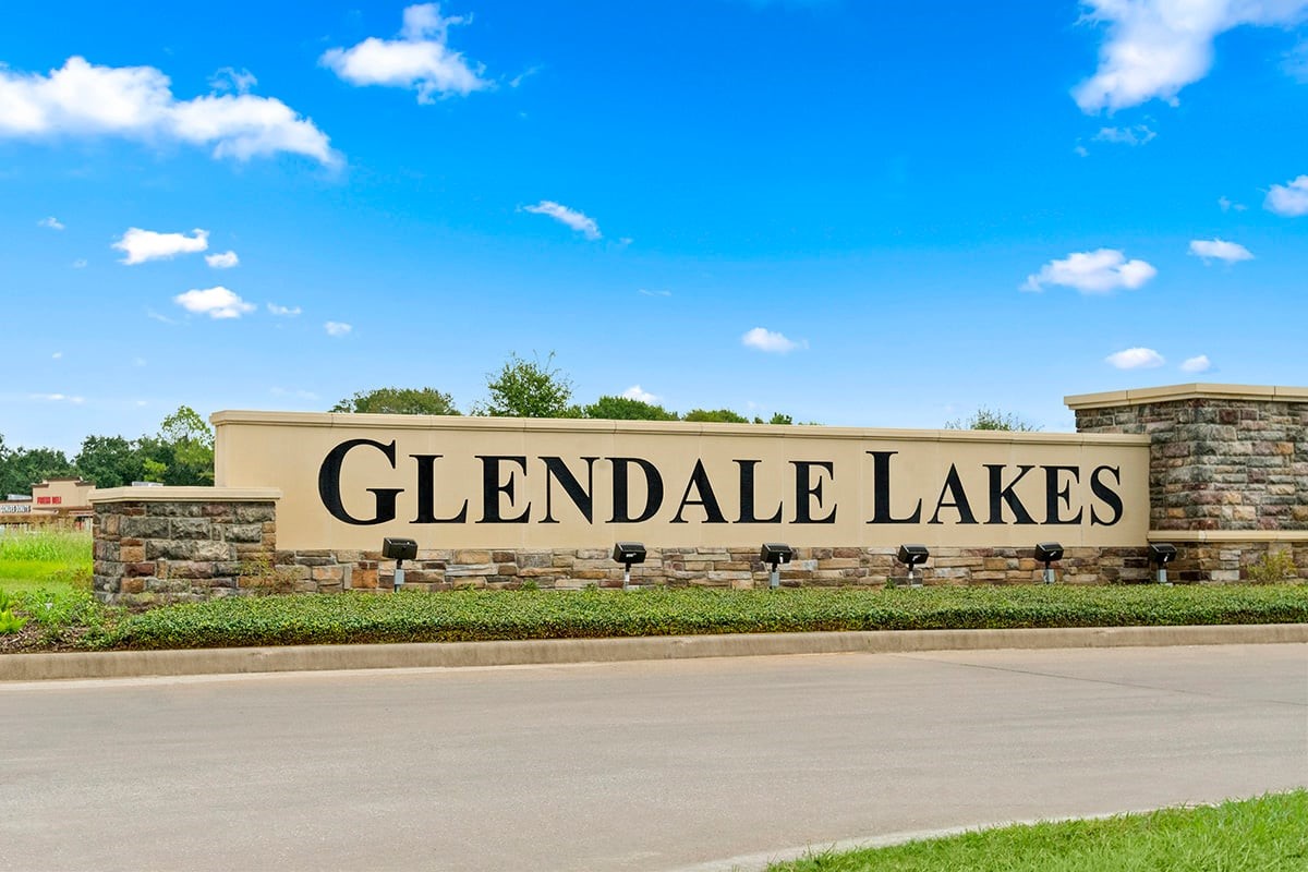 1446 Elsinore Drive Rosharon, TX 77583 - Photo 2 of 5 Glendale Lakes is zoned to Fort Bend ISD and has an on-site elementary school.