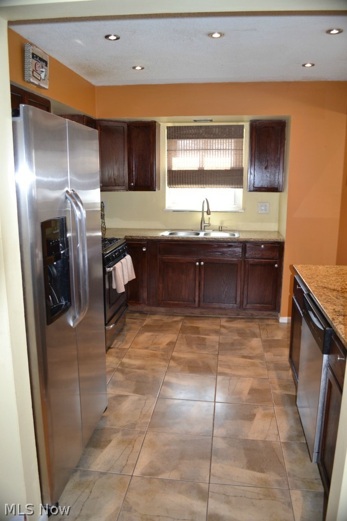 4181 Patton Road Cleveland, OH 44109 - Photo 3 of 24 Gallery Image 3