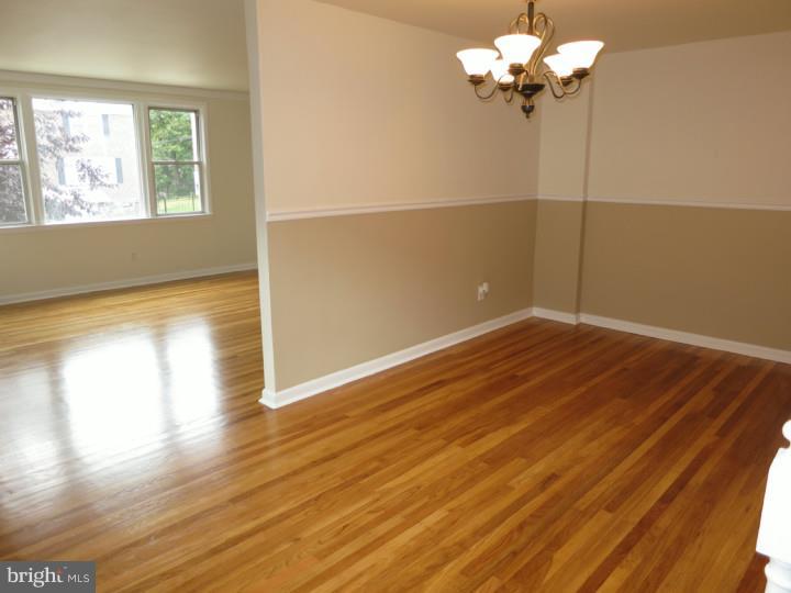 732 Claire Road Philadelphia, PA 19128 - Photo 7 of 25 Dining Room