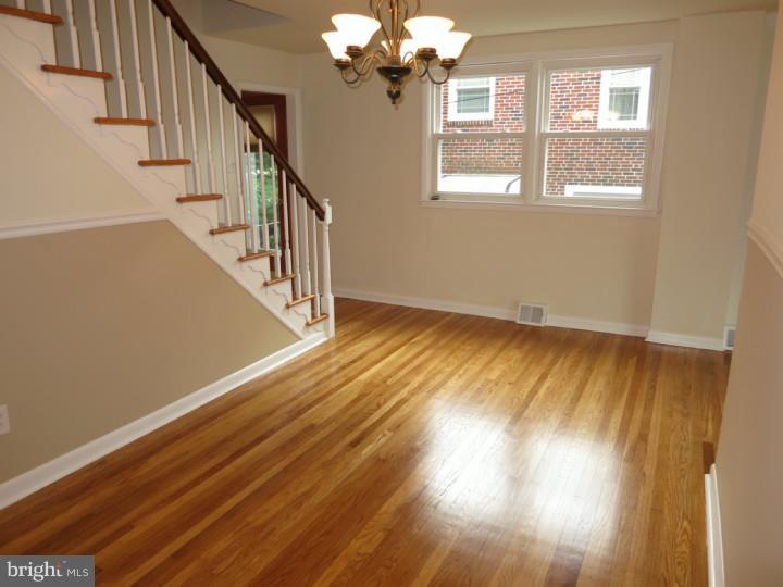 732 Claire Road Philadelphia, PA 19128 - Photo 8 of 25 Dining Room
