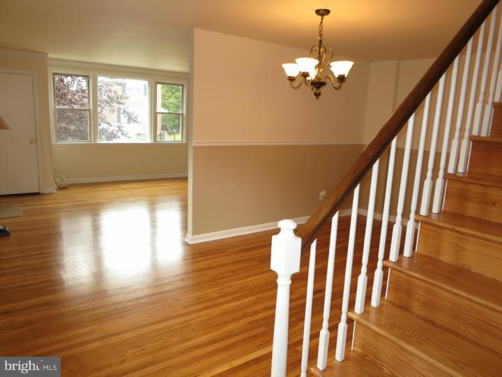 732 Claire Road Philadelphia, PA 19128 - Photo 9 of 25 Dining Room