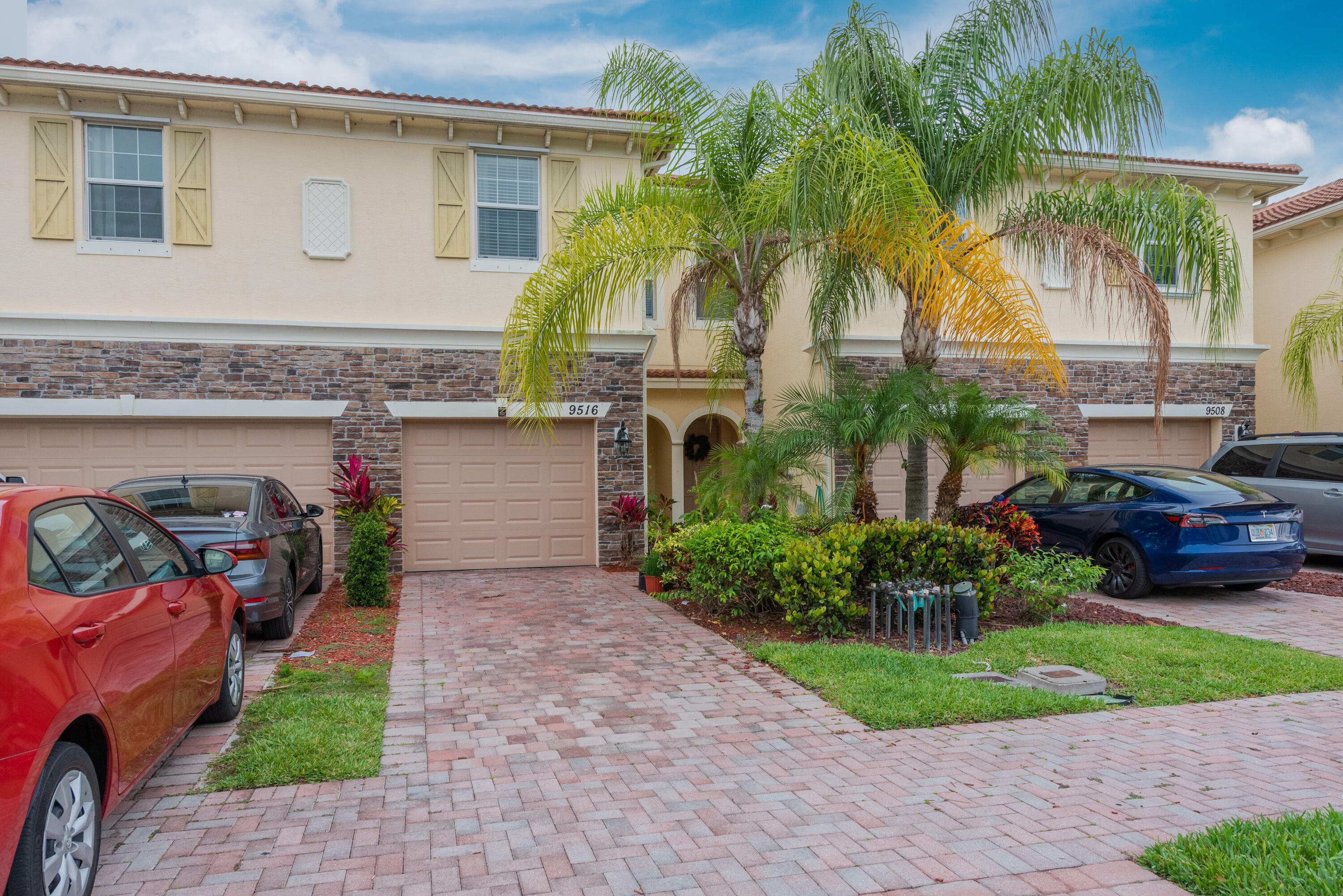 9516 SW Merlin Ct-1