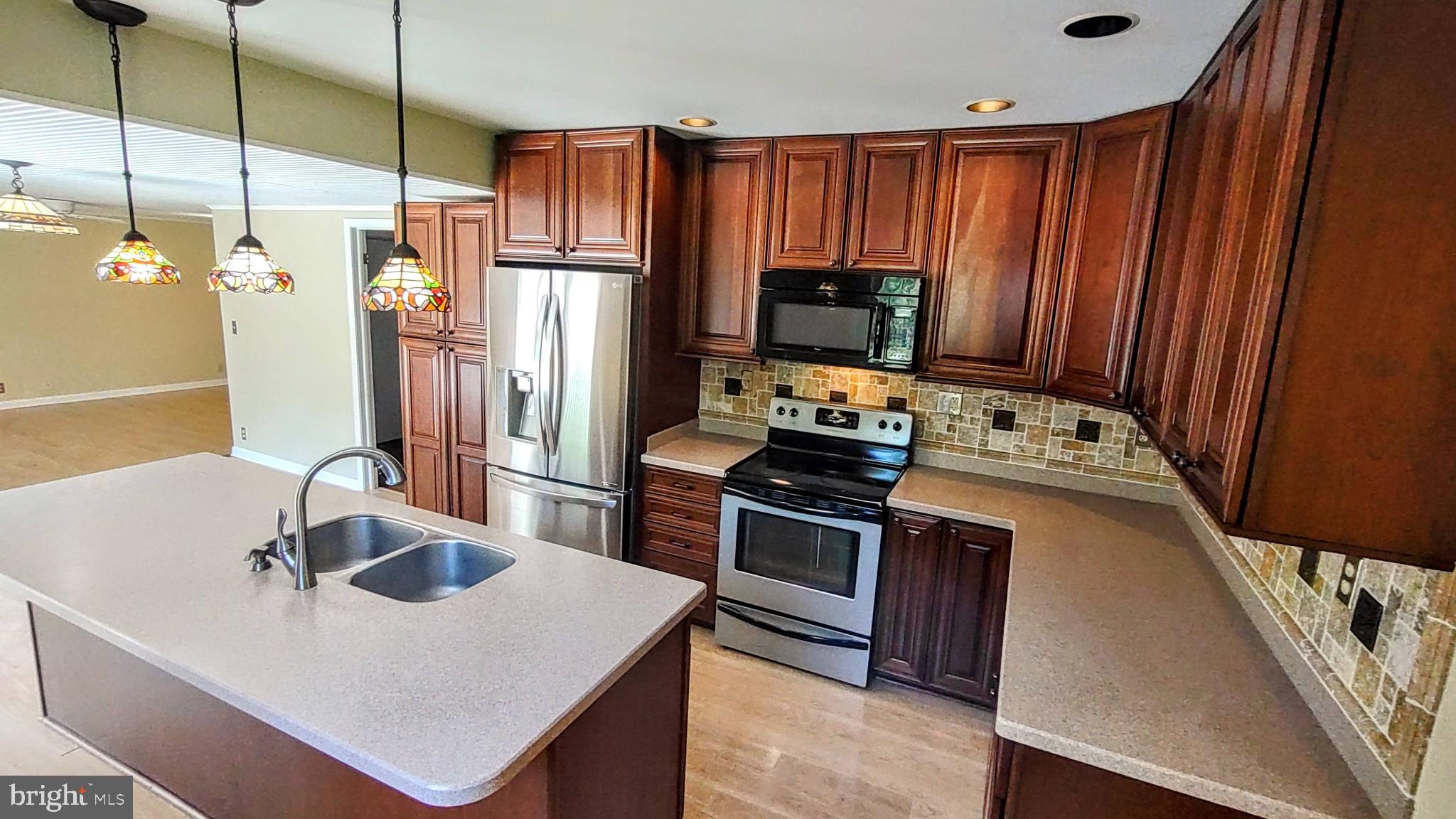44617 Joy Chapel Road Hollywood, MD 20636 - Photo 20 of 52 EZ care corian counters