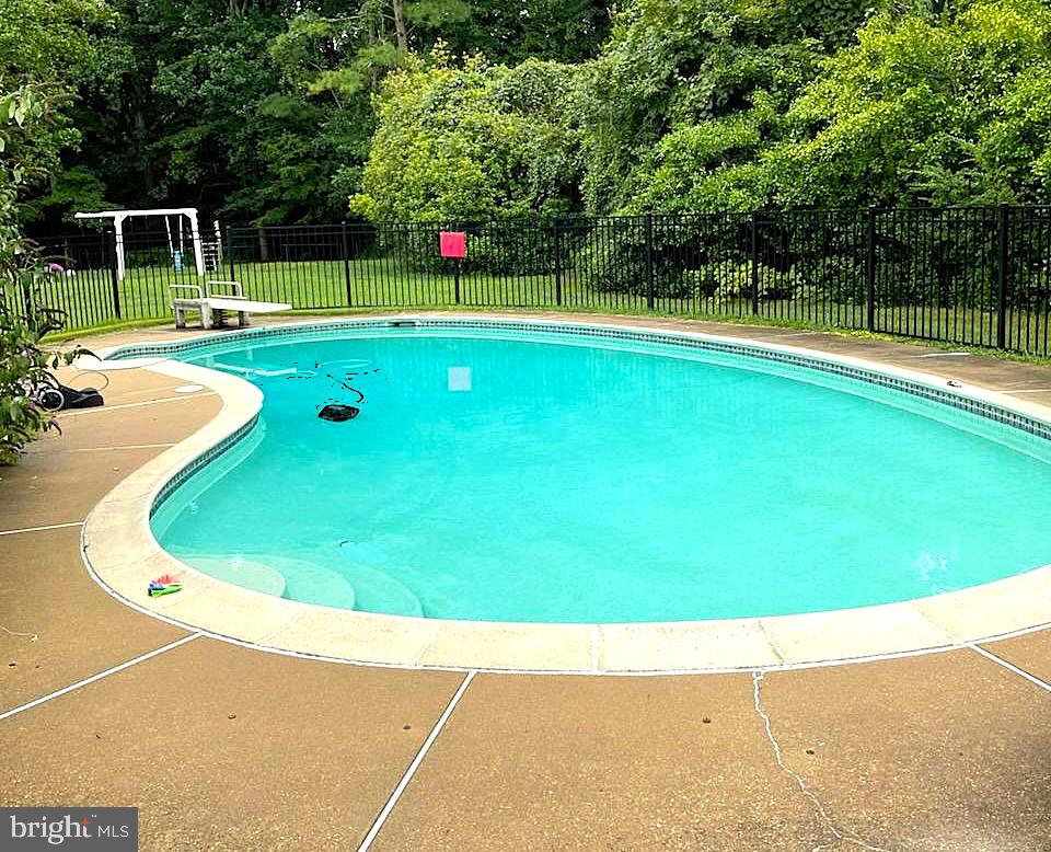 44617 Joy Chapel Road Hollywood, MD 20636 - Photo 2 of 4 Pool in summer